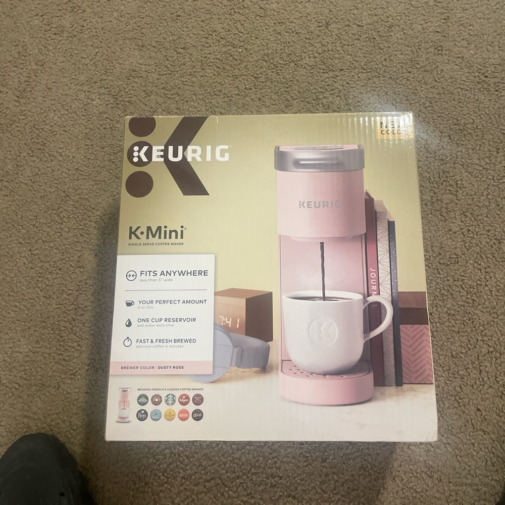 Pink Keurig K-Mini coffee maker
